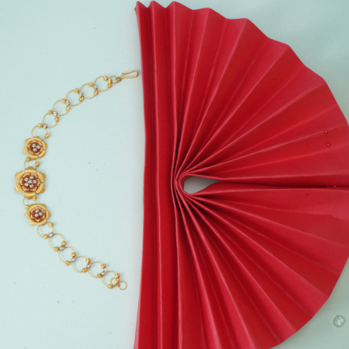 Minimal 22Kt Gold Three-Flower Chain Bracelet – Elegant Gift for Her CBL22/14 Minimal 22Kt Gold Three-Flower Chain Bracelet – Elegant Gift for Her CBL22/14