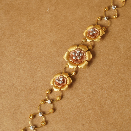 Minimal 22Kt Gold Three-Flower Chain Bracelet – Elegant Gift for Her CBL22/14 Minimal 22Kt Gold Three-Flower Chain Bracelet – Elegant Gift for Her CBL22/14