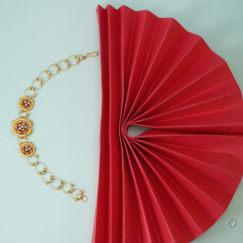 Minimal 22Kt Gold Three-Flower Chain Bracelet – Elegant Gift for Her CBL22/14 Minimal 22Kt Gold Three-Flower Chain Bracelet – Elegant Gift for Her CBL22/14