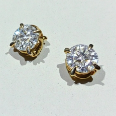 18kt Gold Diamond Studs For Her DTP/520